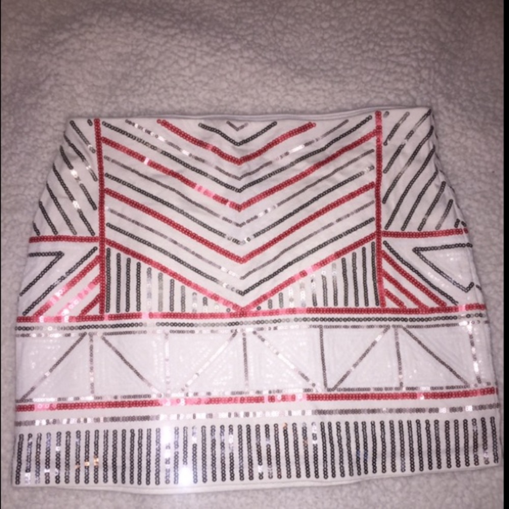 Sequins fitted skirt